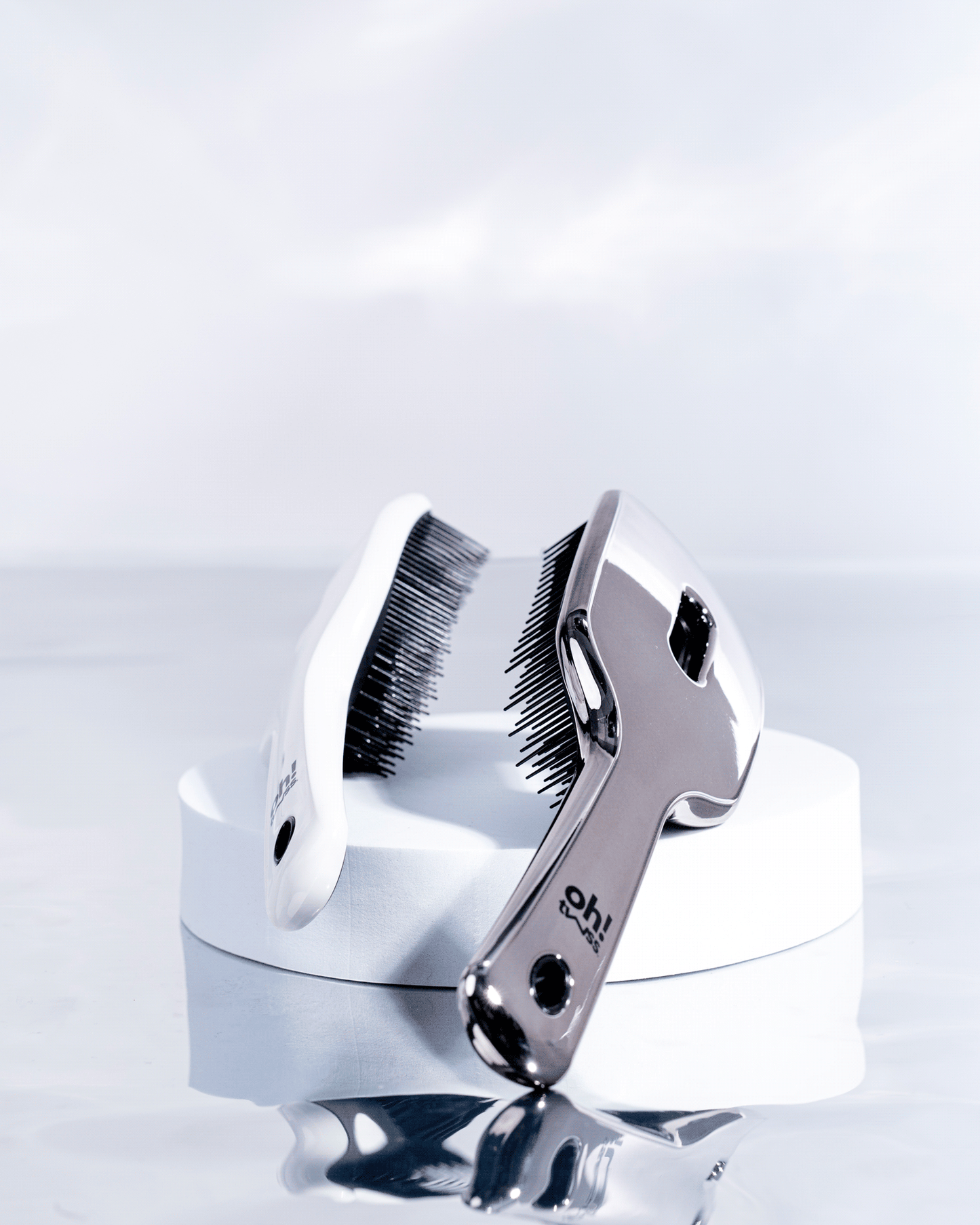 twss – OH! Flexible Travel Hair Brush– Detangling & Scalp Stimulating Brush for Wet & Dry Hair